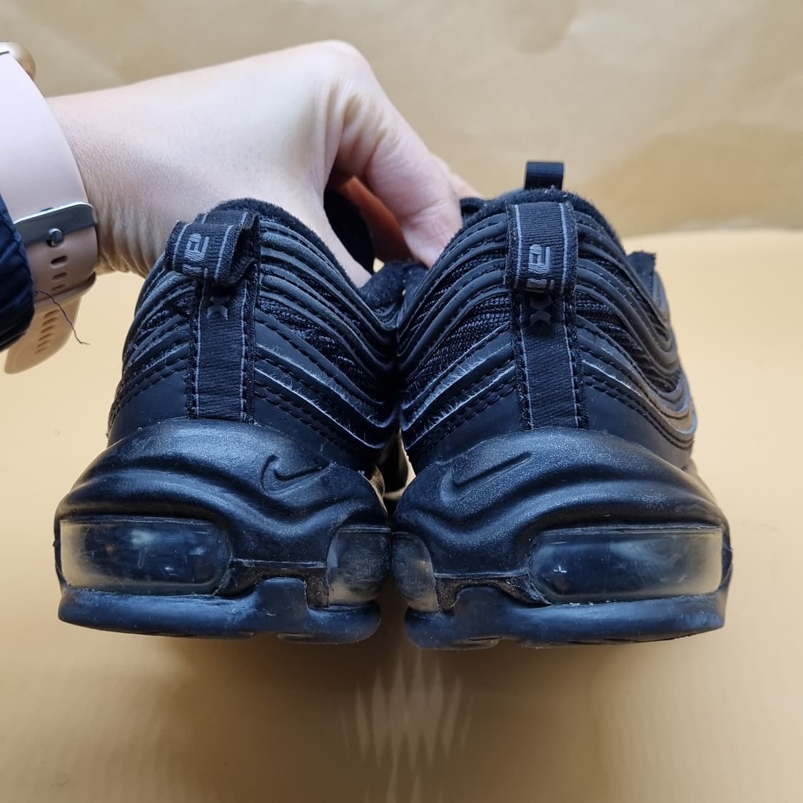 나이키 에어맥스97 트리플 블랙 운동화235 상품이미지4