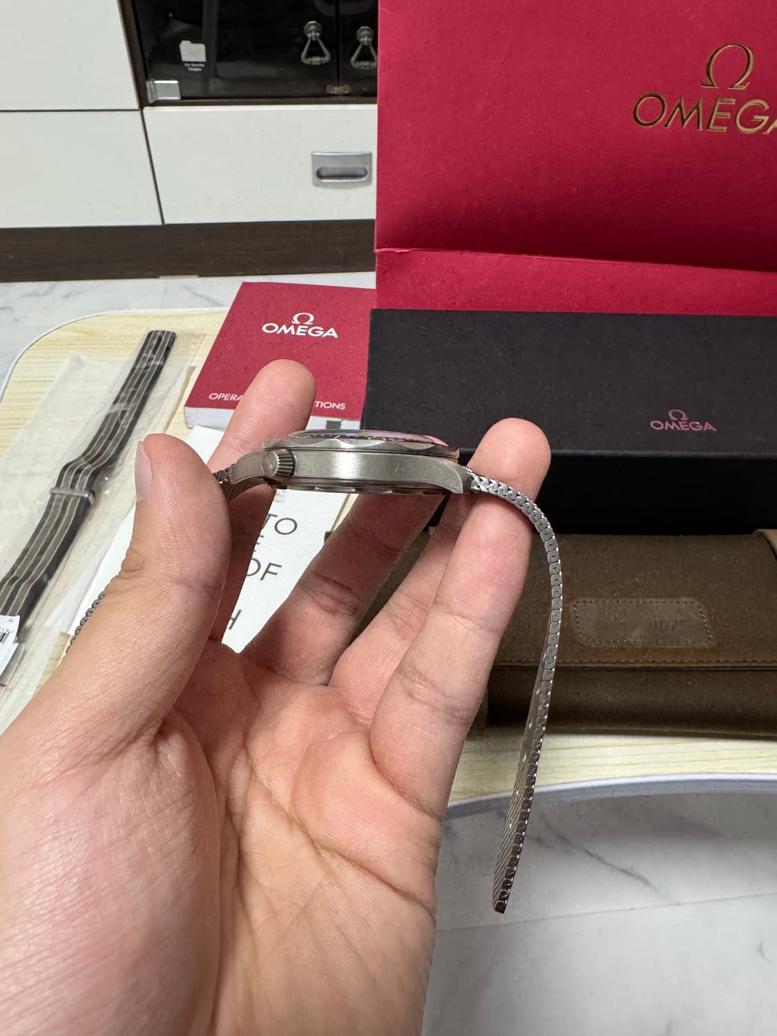 오메가 씨마스터 300 NTTD 007에디션 풀구성 상품이미지4