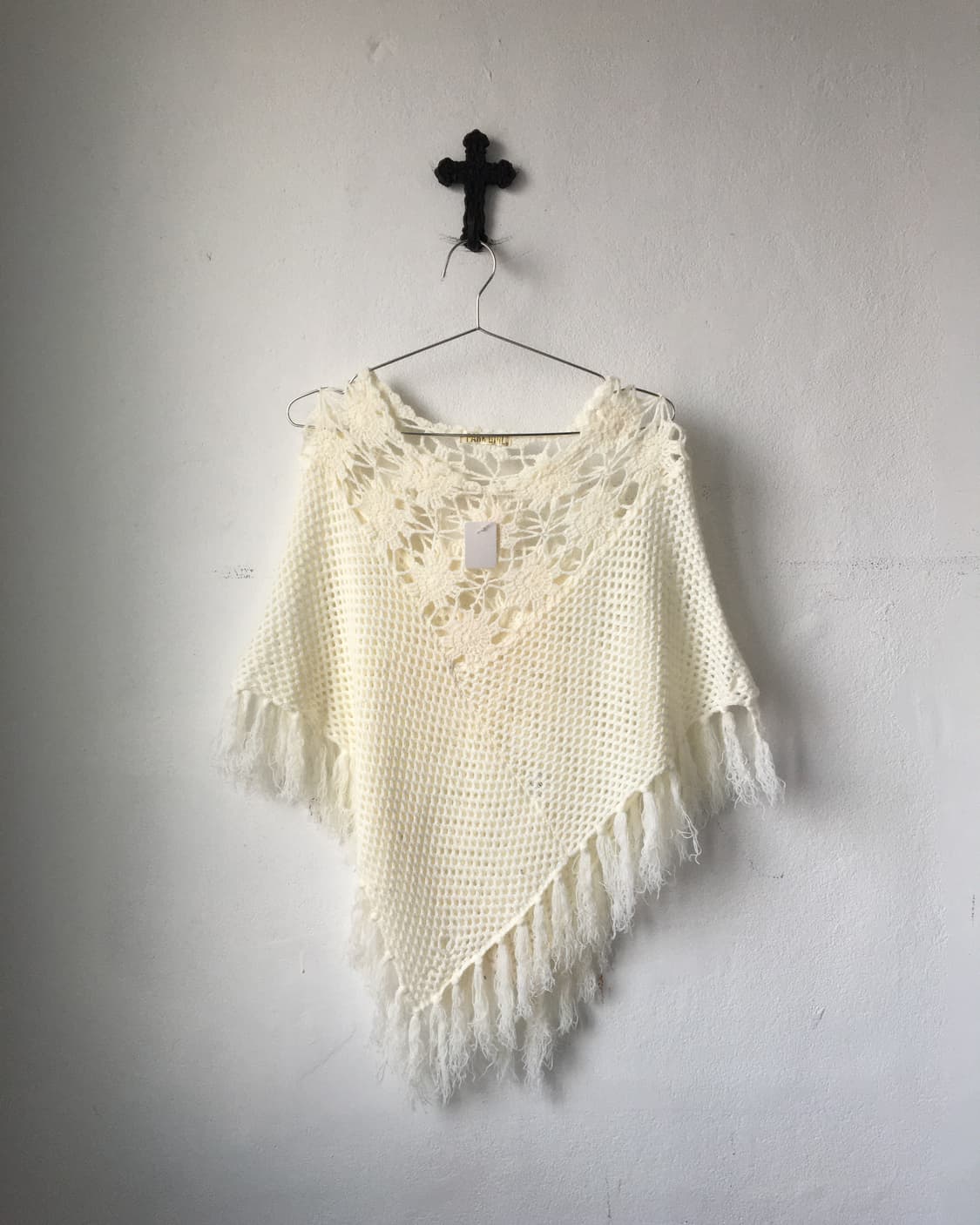 Crochet fringe knit cape 상품이미지2