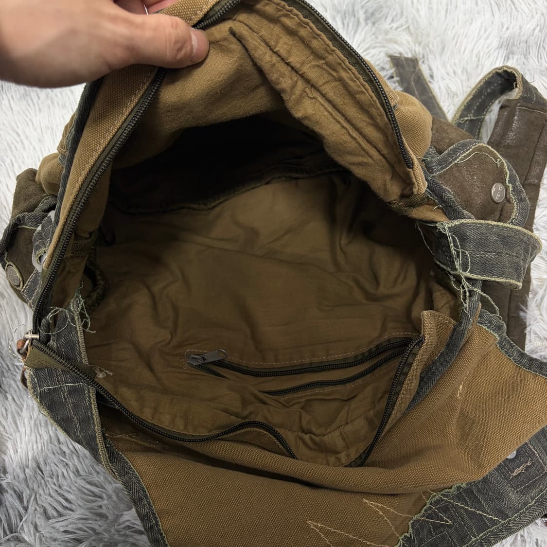 그런지 스웨이드 크로스백 상품이미지8