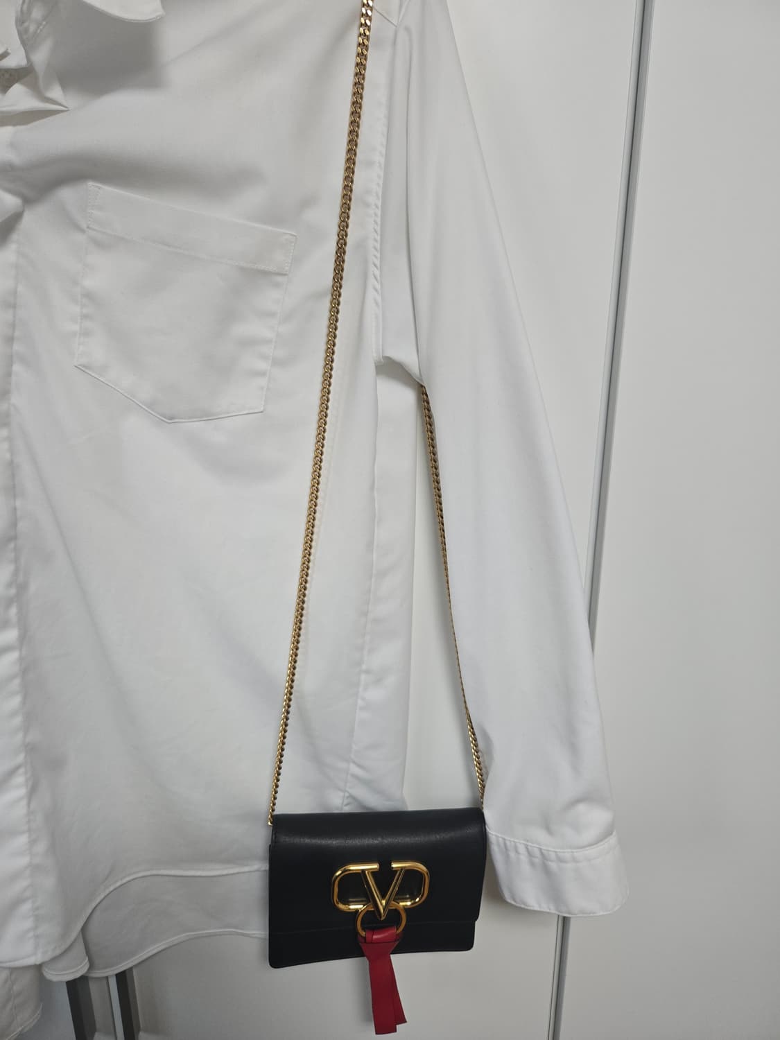 발렌티노 V링 리본 크로스 미니백 상품이미지10