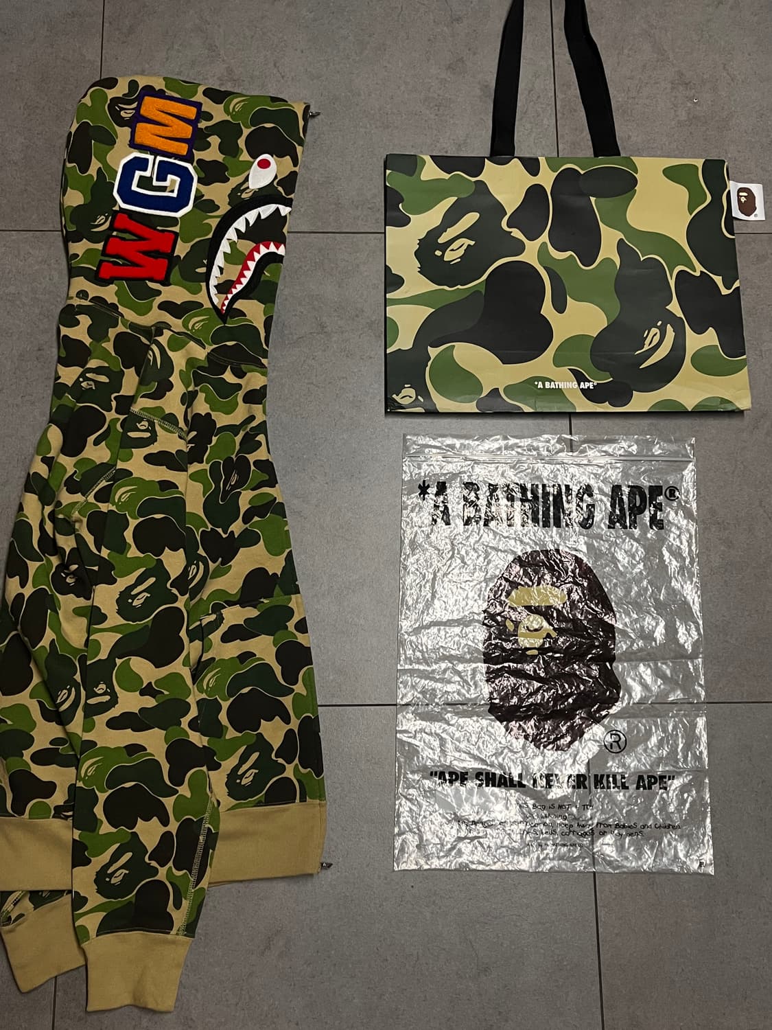 새상품급)베이프 abc카모 녹계 샤크 후드집업  상품이미지1