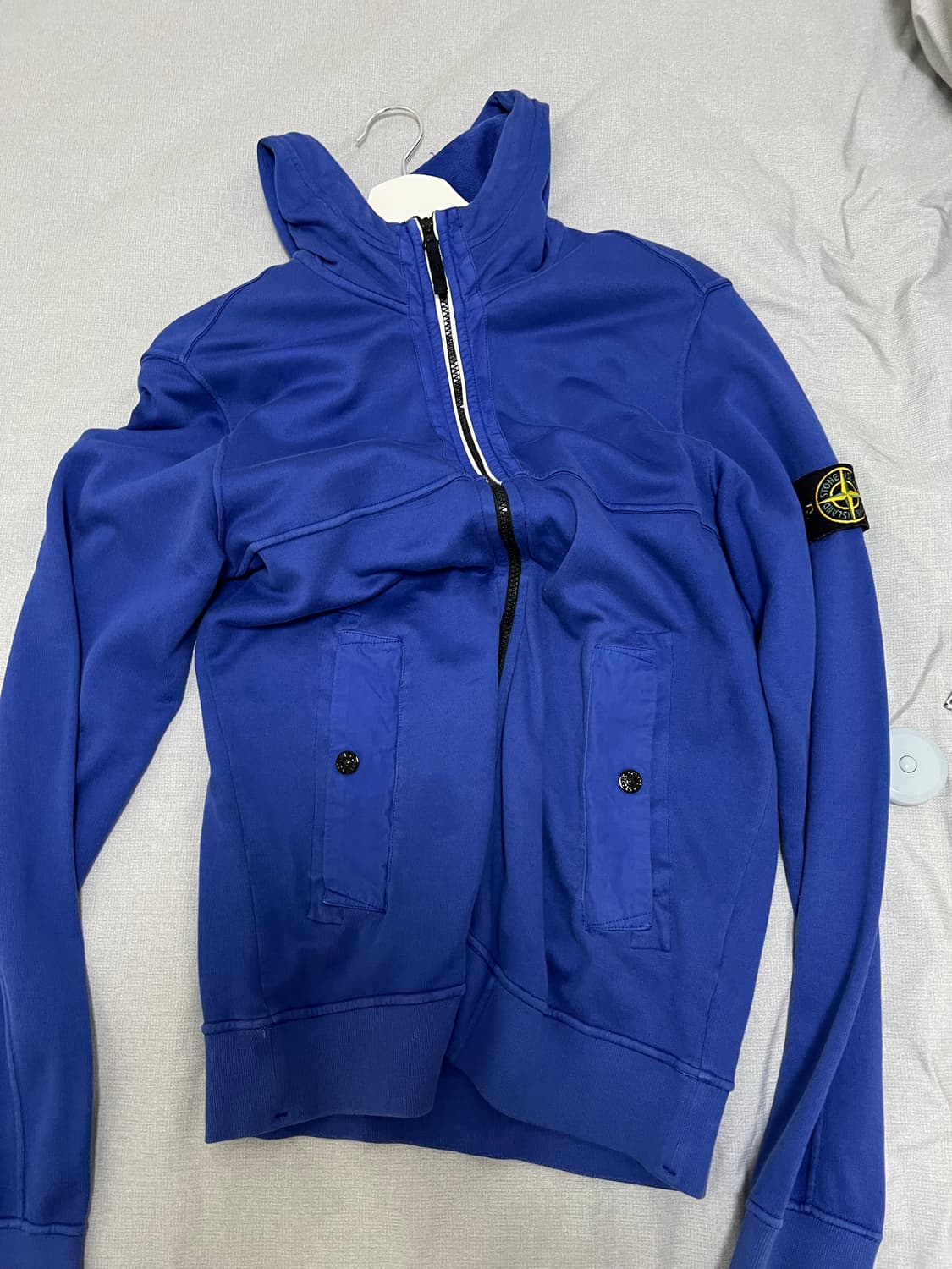 스톤아일랜드 후드집업 상품이미지1