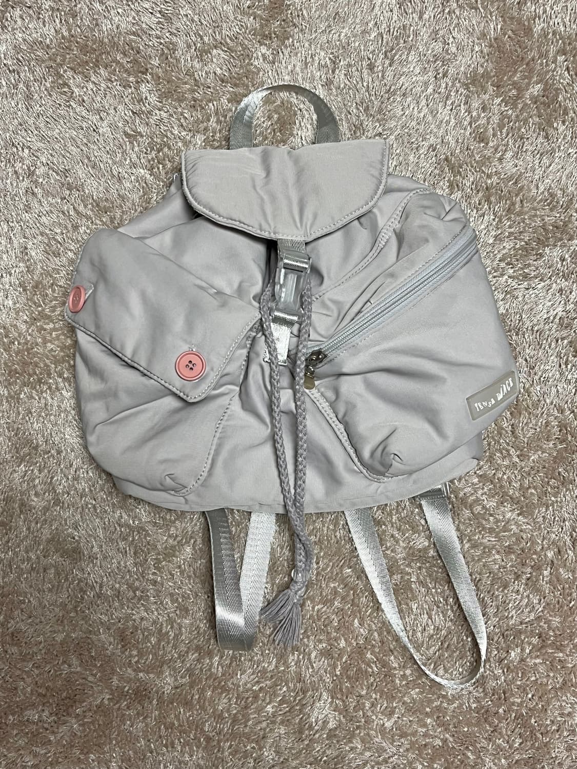 탠스댄스 버튼 미니 백팩 라이트그레이 상품이미지1