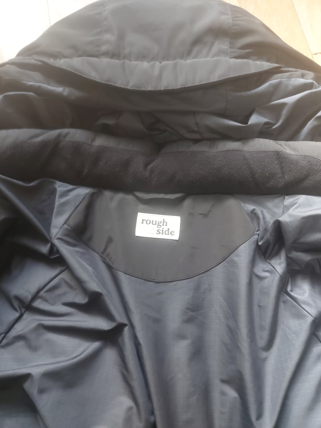 러프사이드 24fw 클라우드파카 블랙 상품이미지5