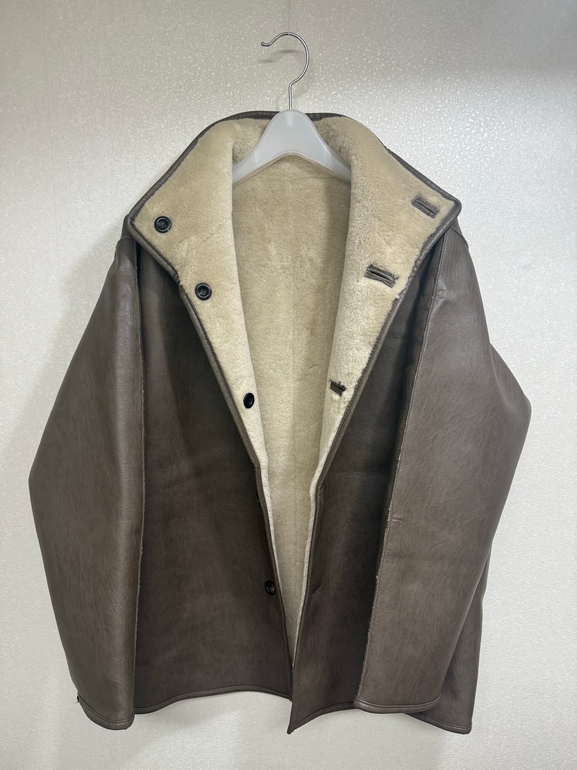 모이아 리버시블 무스탕 reversible fur coat (taupe) 상품이미지8