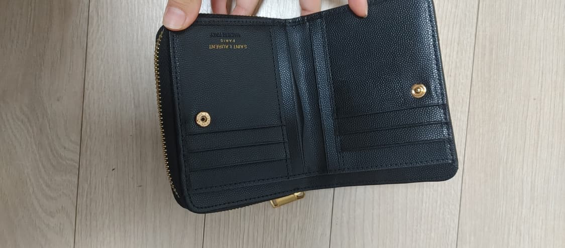 생로랑 카상트르 마틀라세 셰브런 지갑 상품이미지4