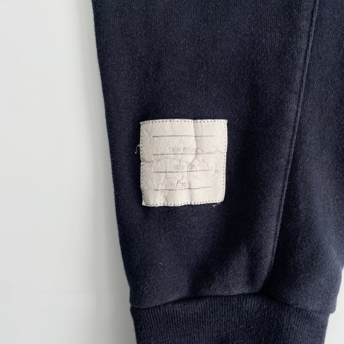 Thom browne 톰브라운 4선 완장 스웻 조거 팬츠 상품이미지5
