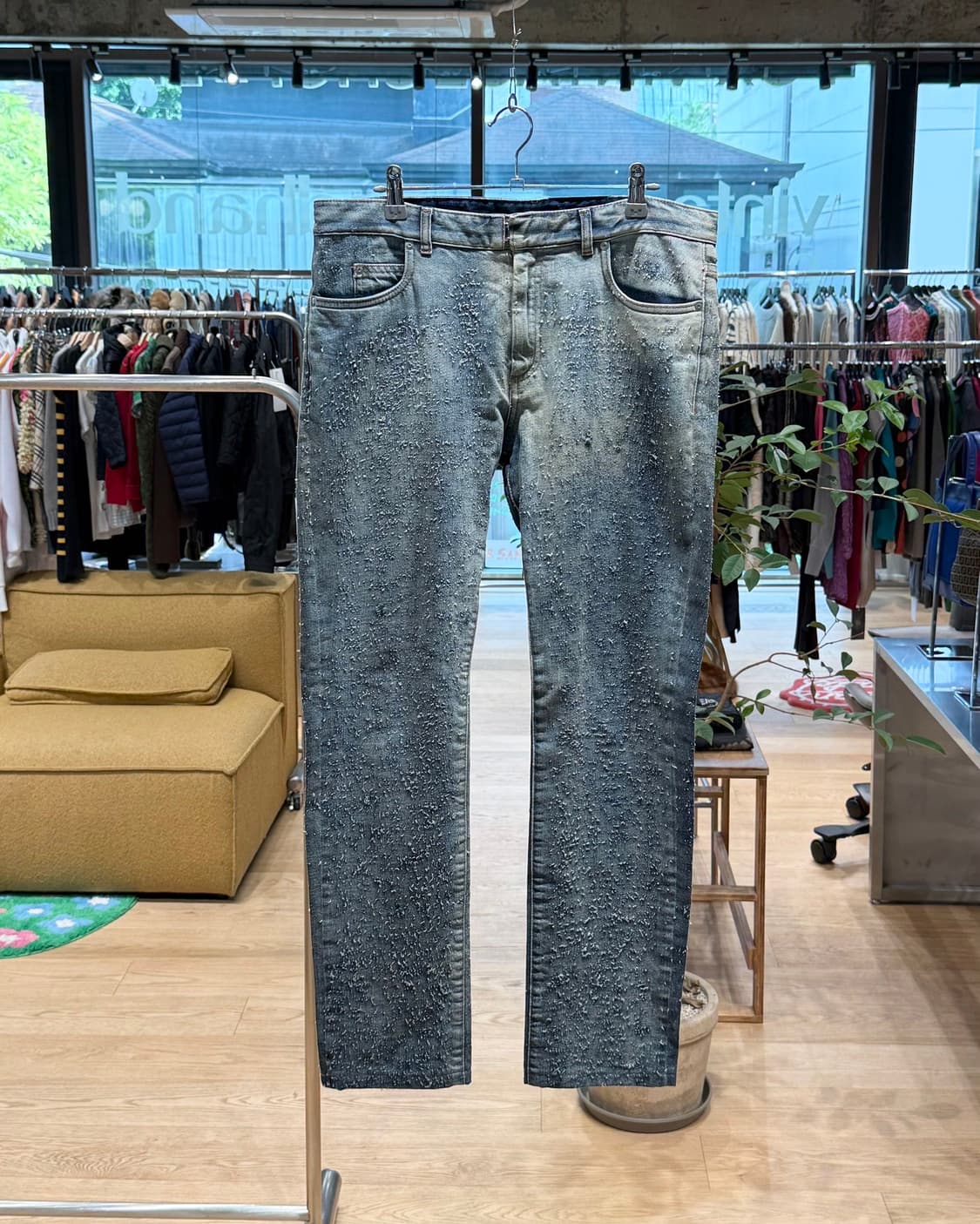 메종 마르지엘라 데님 백스티치 디스트로이드 팬츠  상품이미지1
