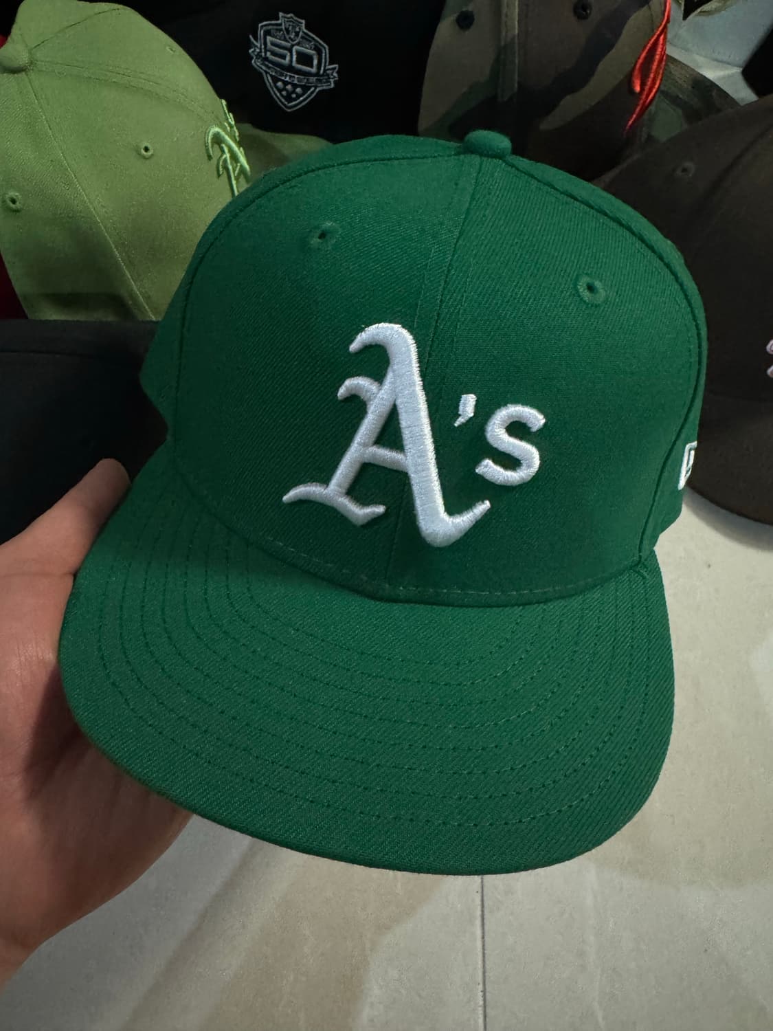 뉴에라 오클랜드 애슬레틱스 캡 5/8 미시착 처분  상품이미지1