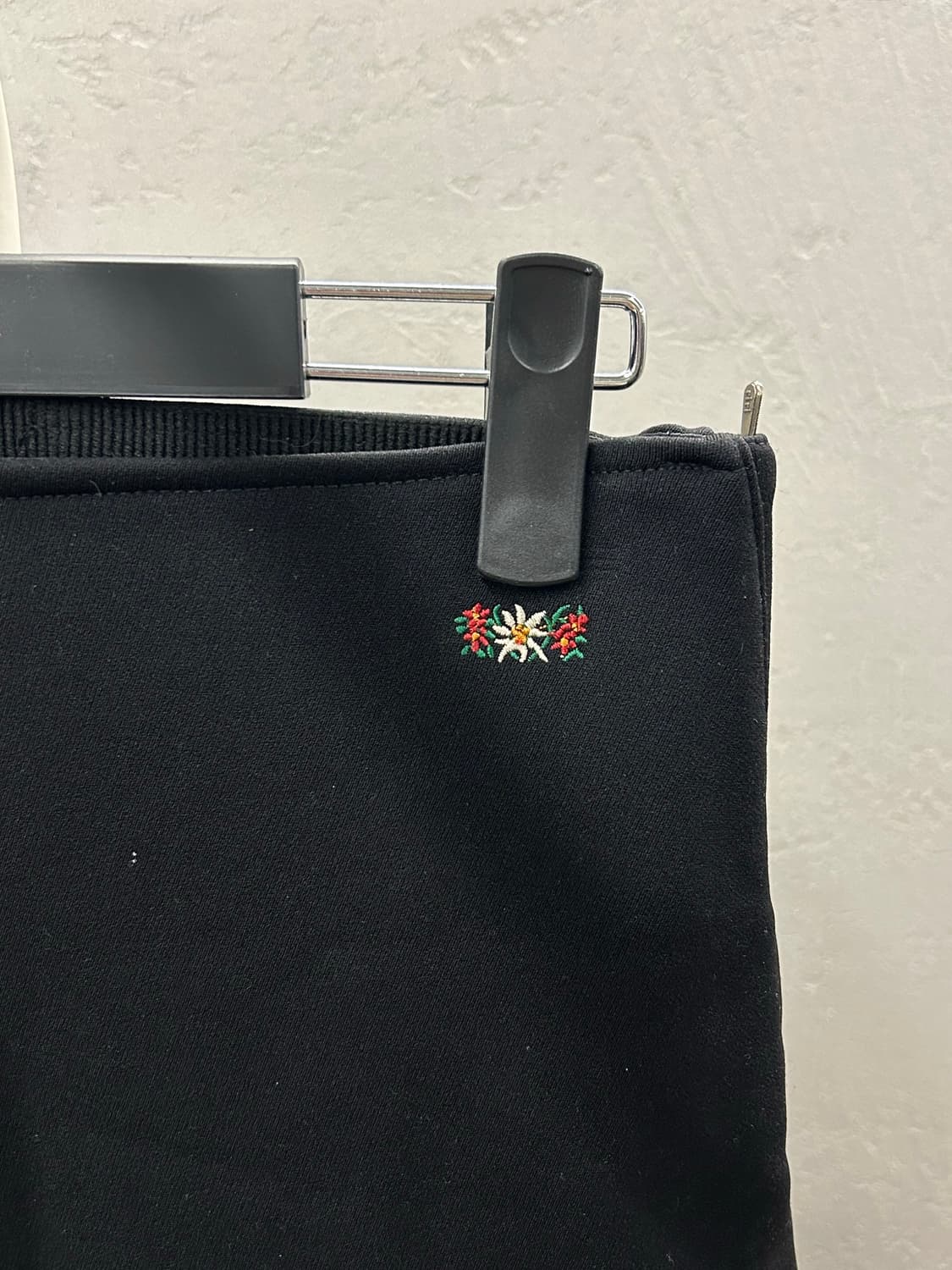 포스트카드(POSTCARD) 검정색 트레이닝 조거 팬츠 상품이미지4