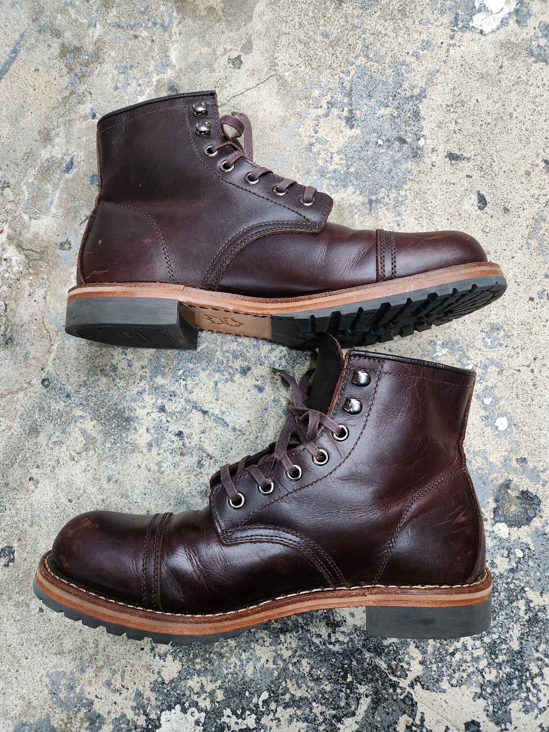 호킨스 에스팁 가죽 부츠
​
 상품이미지1