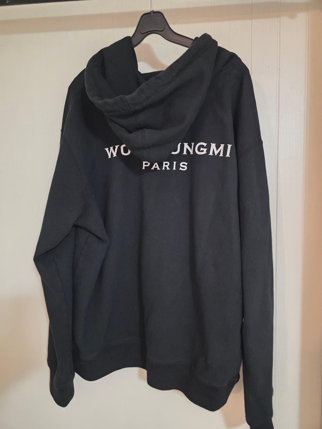 우영미 로고 블랙 후드티 48 상품이미지5