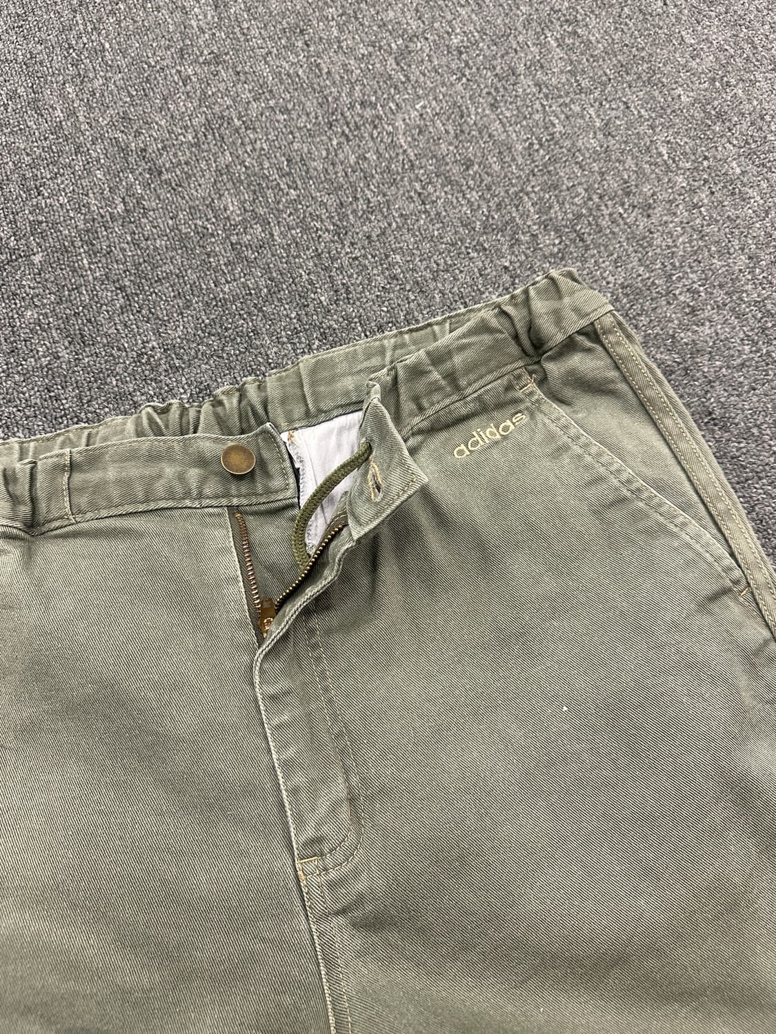M) 아디다스 삼선 카키 데님팬츠 상품이미지4