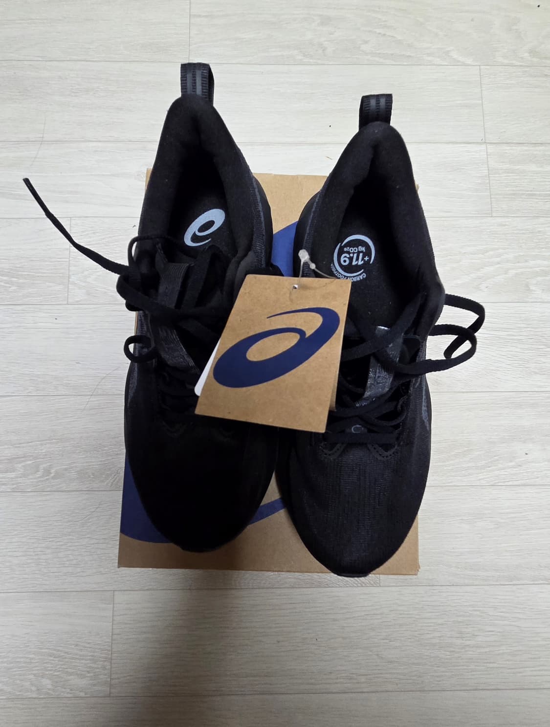 일본판 새상품 아식스 노바블라스트5 245mm 블랙 상품이미지2