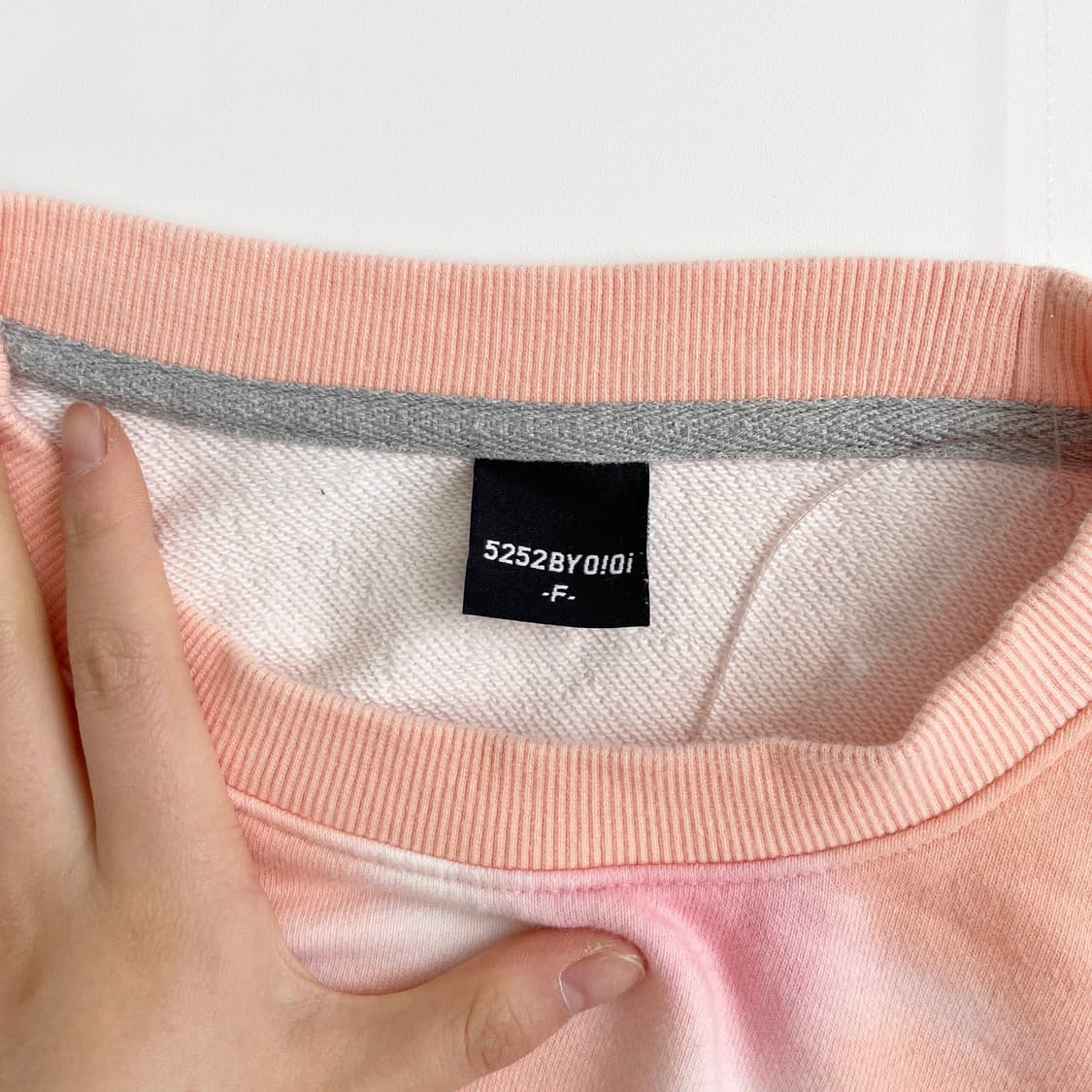 F2 오아이오아이  핑크 타이다이 맨투맨  프리사이즈  상품이미지6