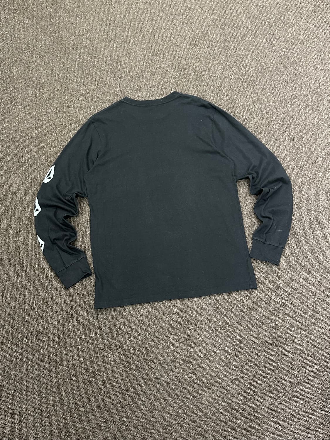 L)Volcom vintage 프린팅 블랙 롱슬리브 상품이미지7