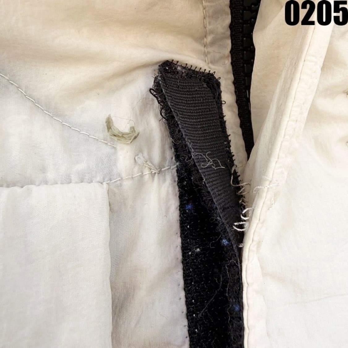 스톤아일랜드 후드 패딩 베스트 XL 하단 와펜 0205 상품이미지4