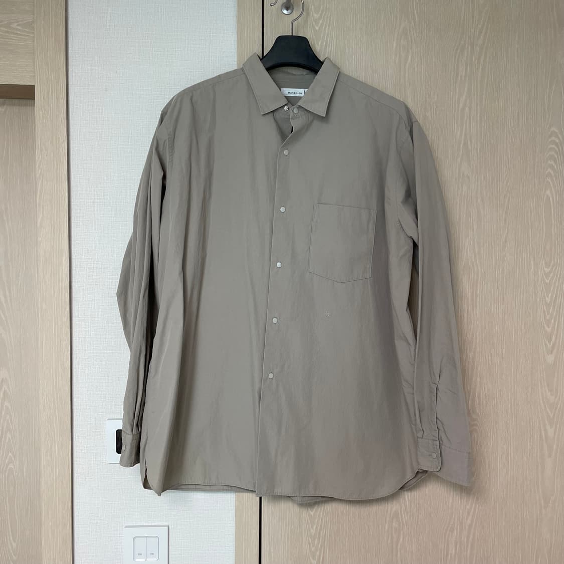 나나미카 윈드셔츠 라이트 타우페 XL 상품이미지1