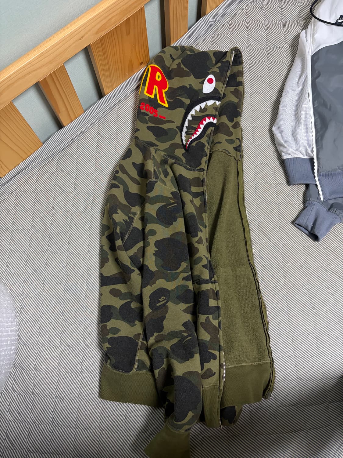 [정품] 베이프 샤크후드 PONR 녹계 상품이미지4