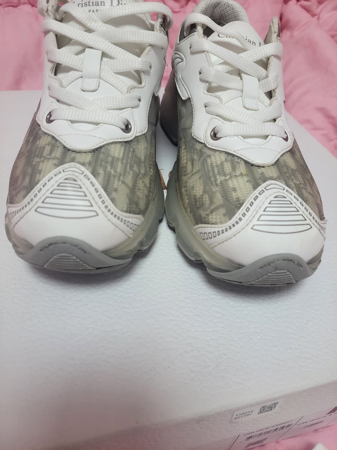 정품)급처명품세탁완료상태좋음!디올 바이브 스니커즈 별모양 밑창보강 운동화 상품이미지4