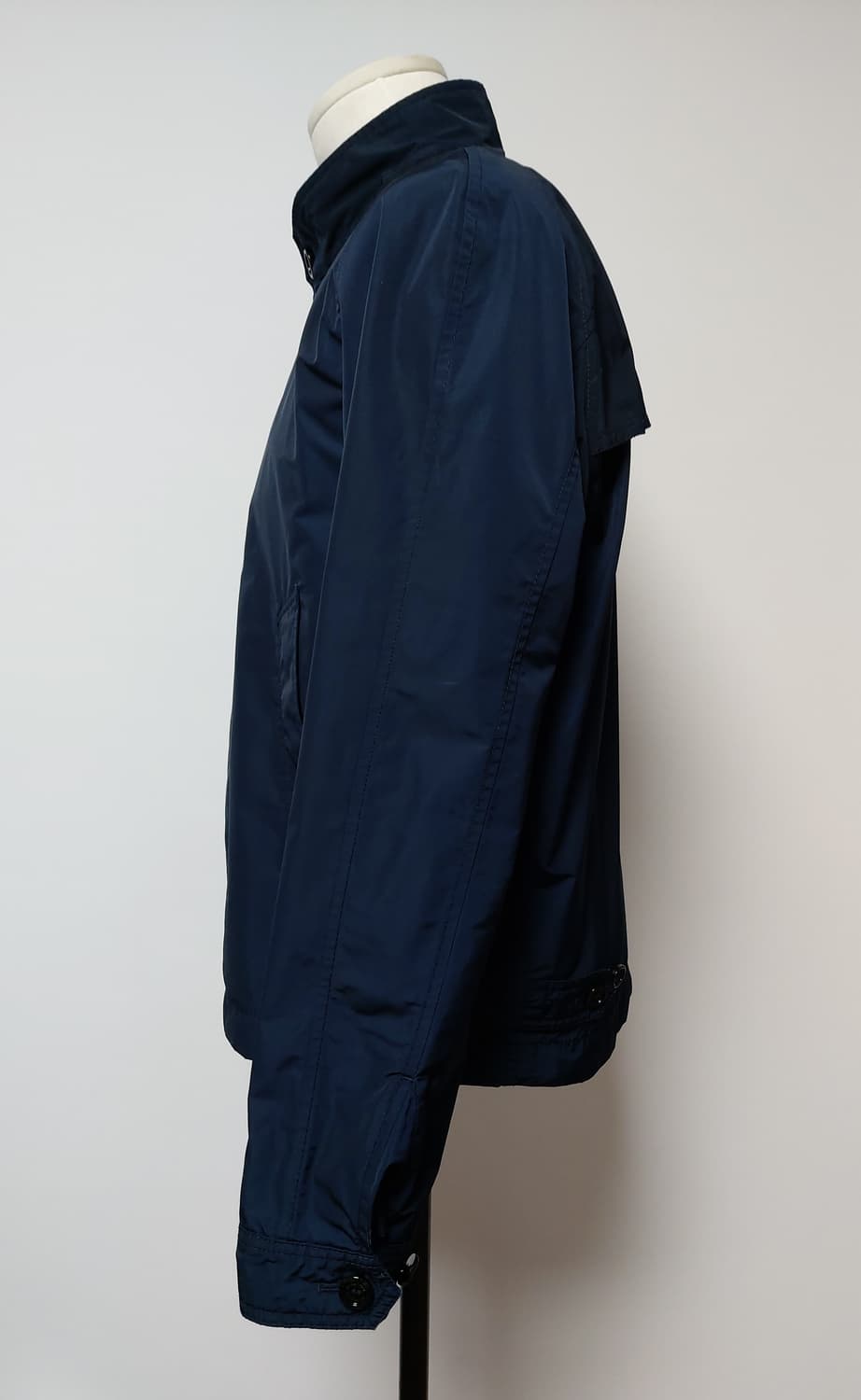 버버리 런던 네이비 블루종 패커블 자켓 (L)

 상품이미지2