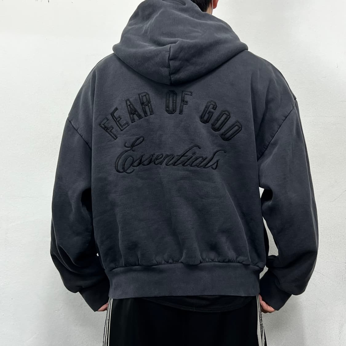 피어오브갓 에센셜 엠브로이더드 클래식 풀오버 후드집업 빈티지 상품이미지5