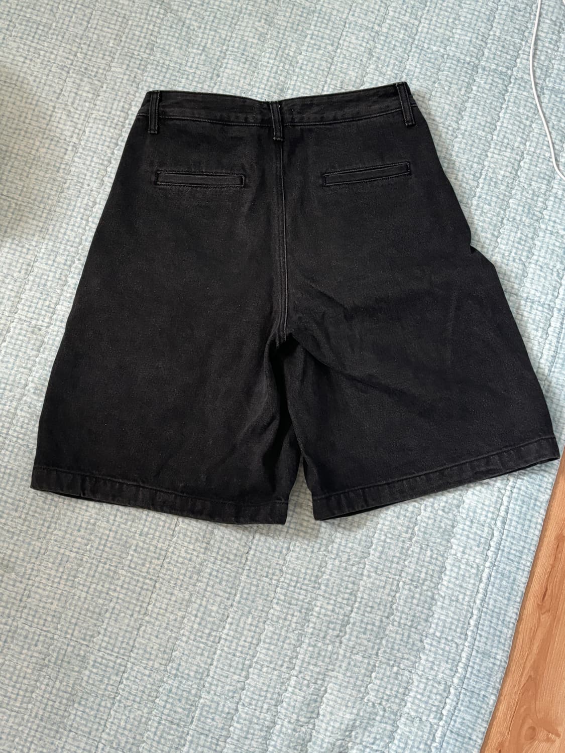 [M] 아모멘토 컷아웃 포켓 데님 쇼츠 black 상품이미지4