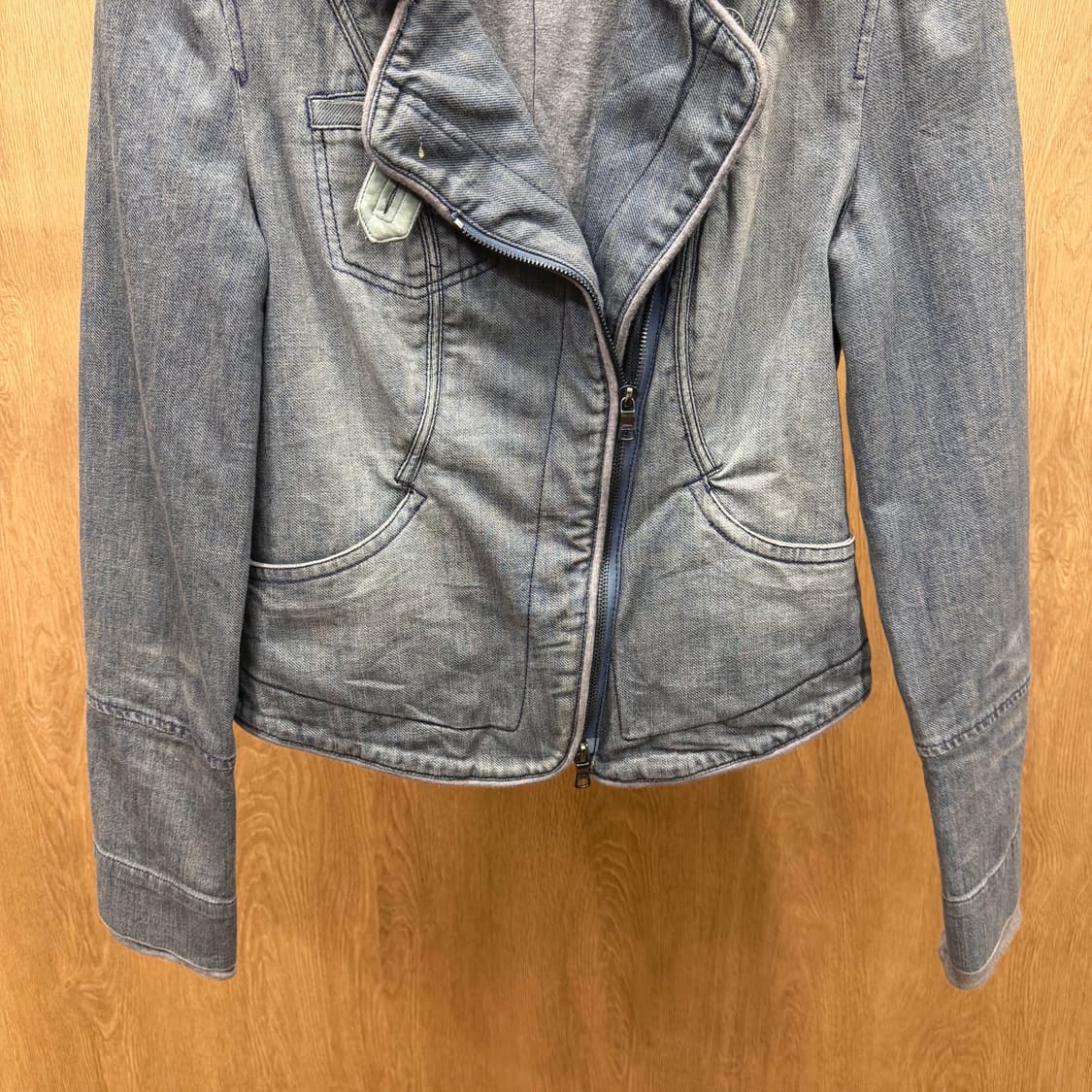 아르마니 익스체인지 긴팔 카라넥 집업 사선 지퍼 디테일 빈티지 그레이 상품이미지5