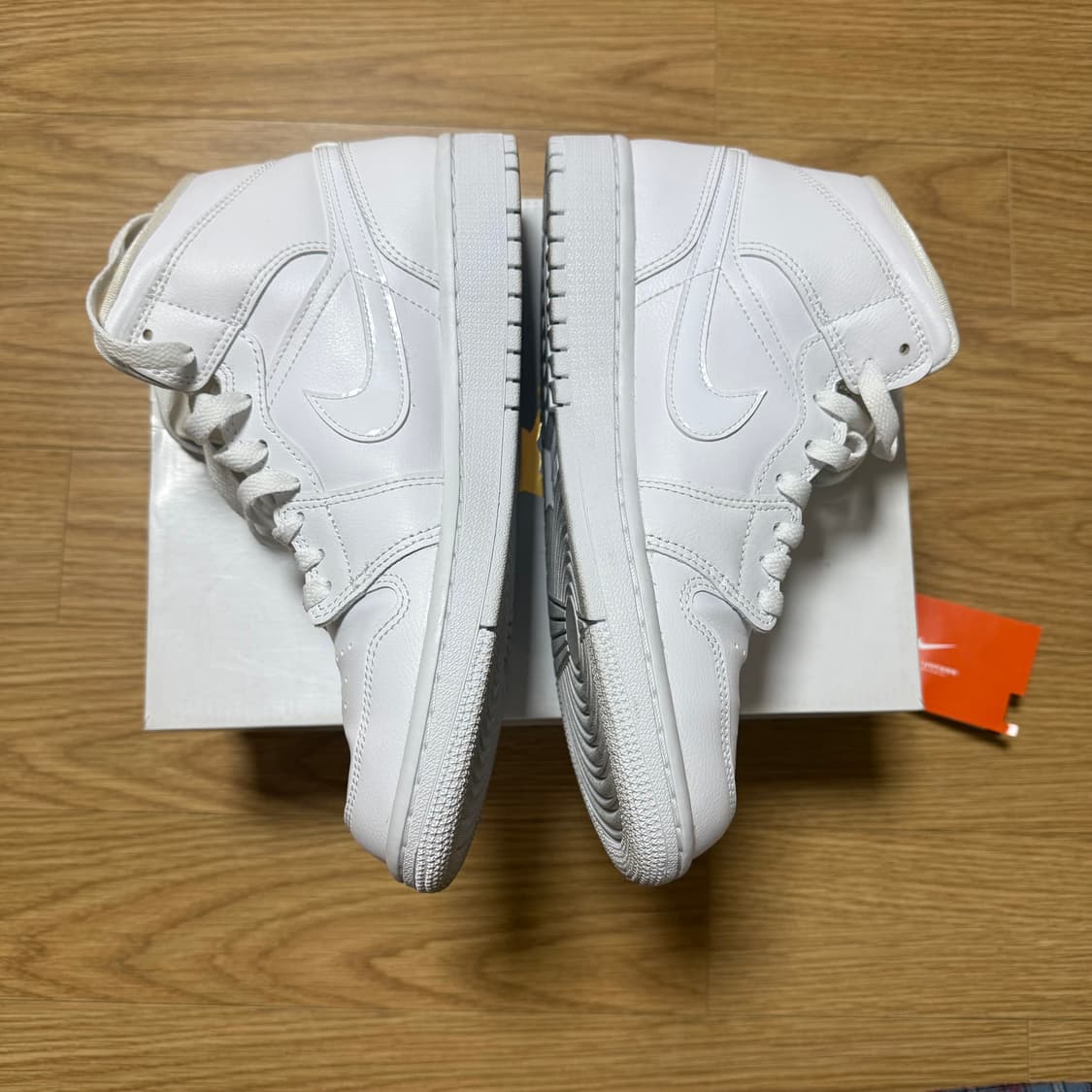 나이키 에어 조던1 미드 올백 250 상품이미지8