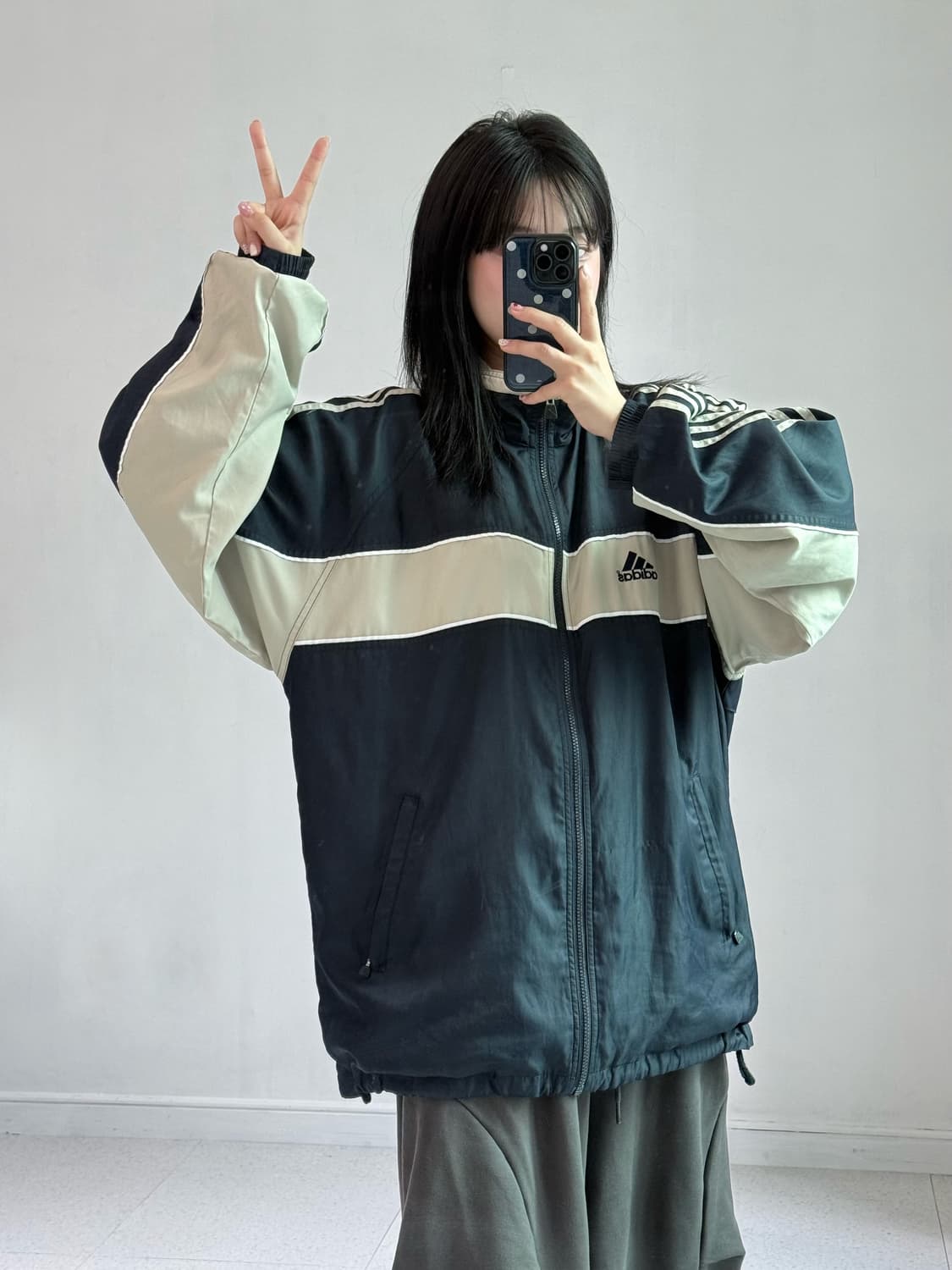 아디다스 올드스쿨 네이비 베이지 바람막이 상품이미지3