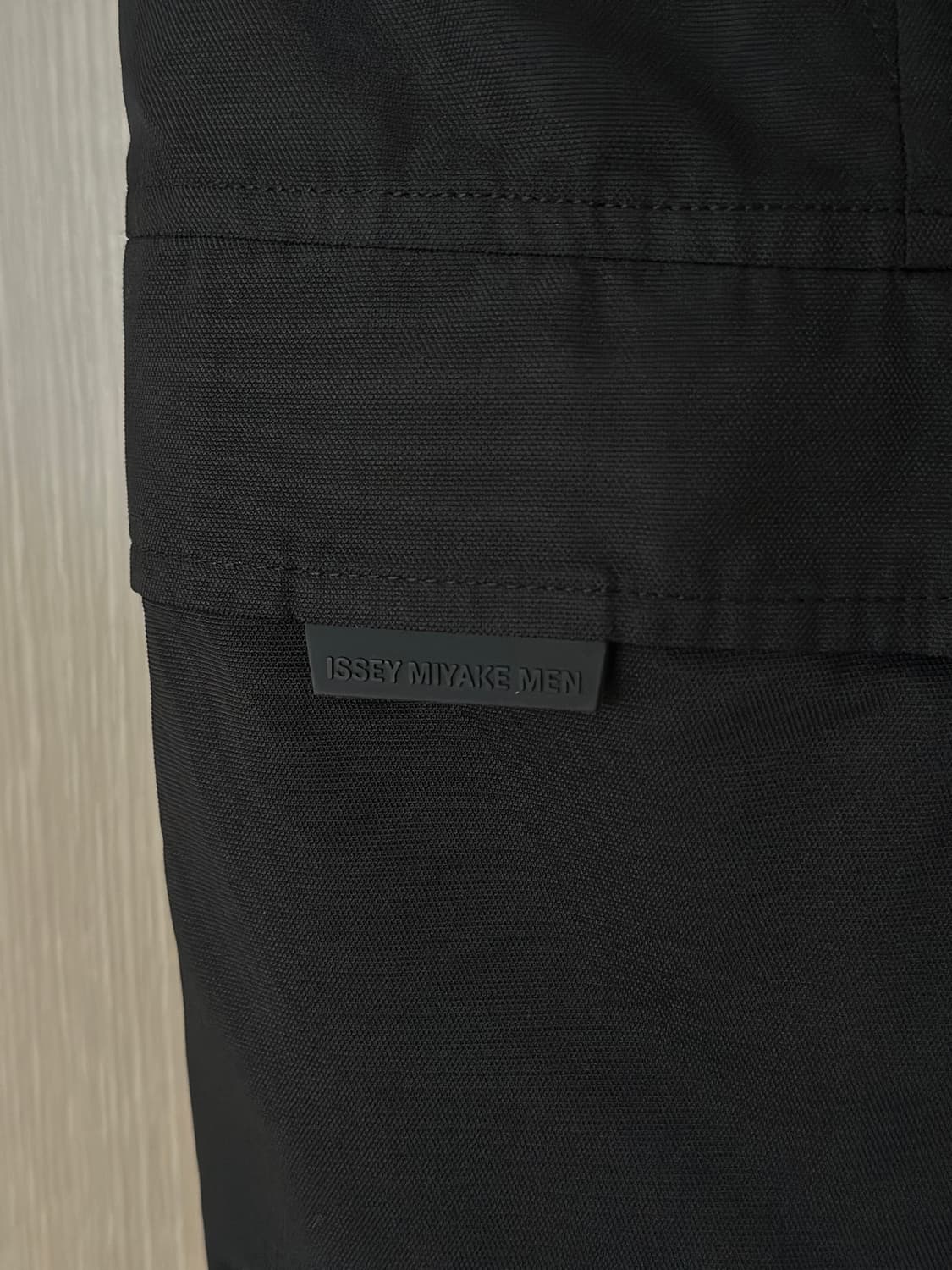 이세이미야케 카고 팬츠 상품이미지4