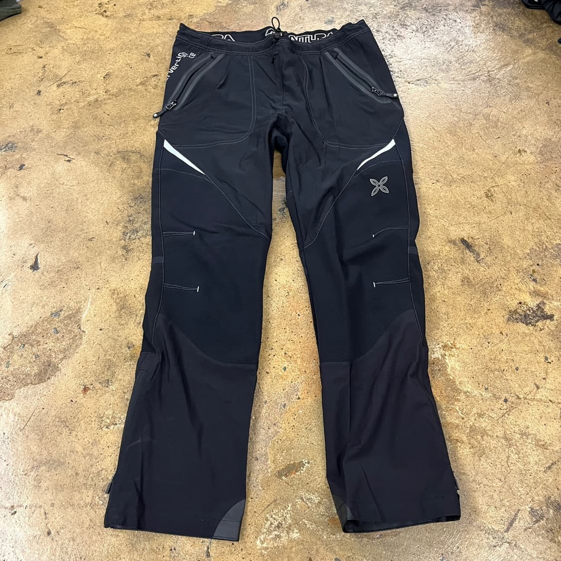 [정품/M] 몬츄라 기능성 트래킹 팬츠 b14 상품이미지2