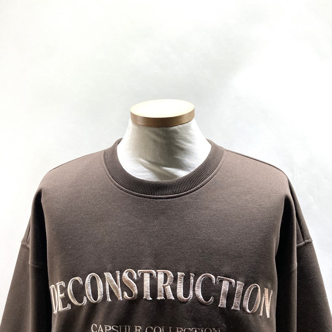 밀리언코르 2024 공용 오버핏맨투맨 브라운 L  상품이미지2