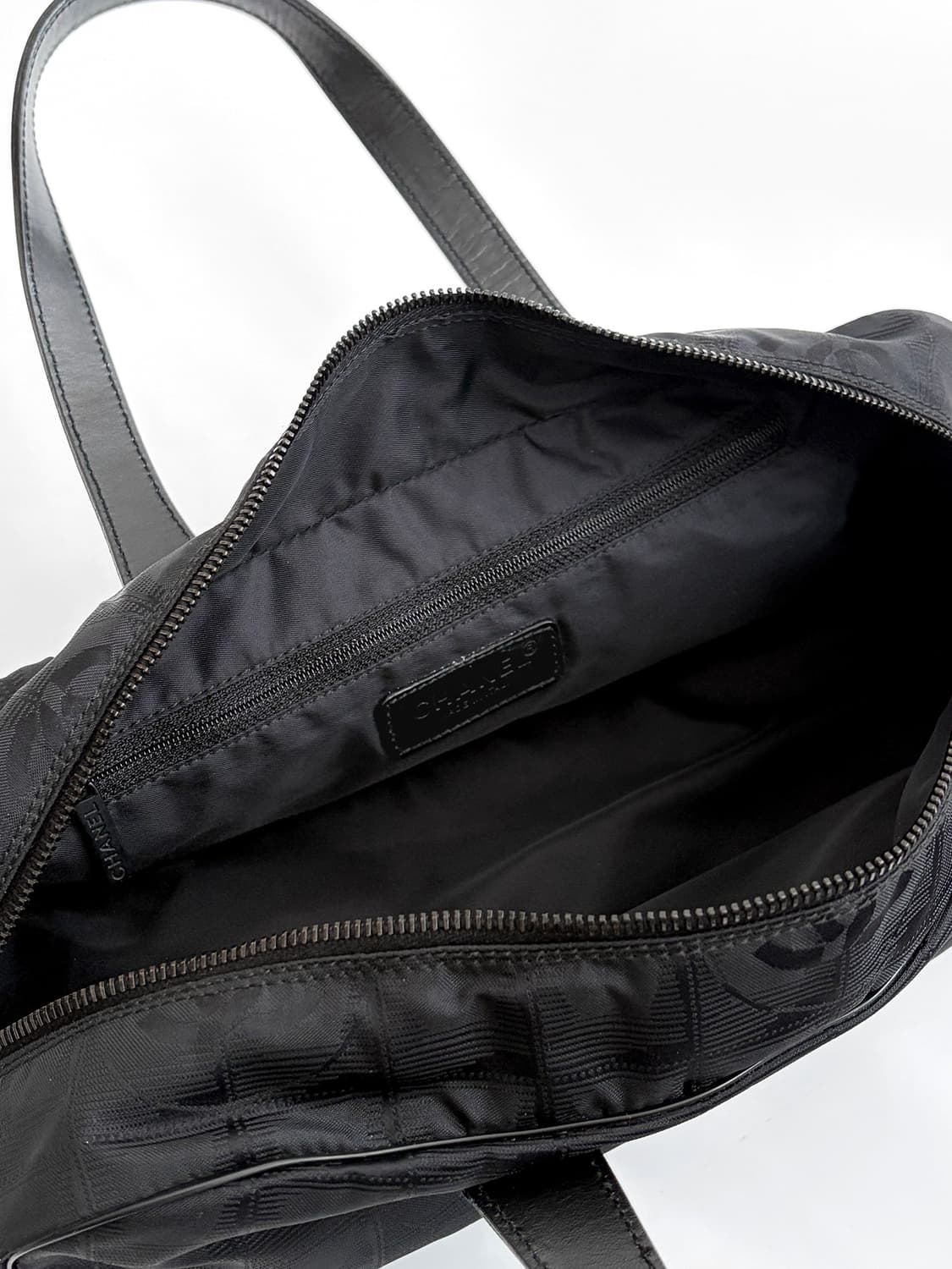 샤넬 뉴트래블라인 바게트 토트백 판매합니다. 상품이미지6