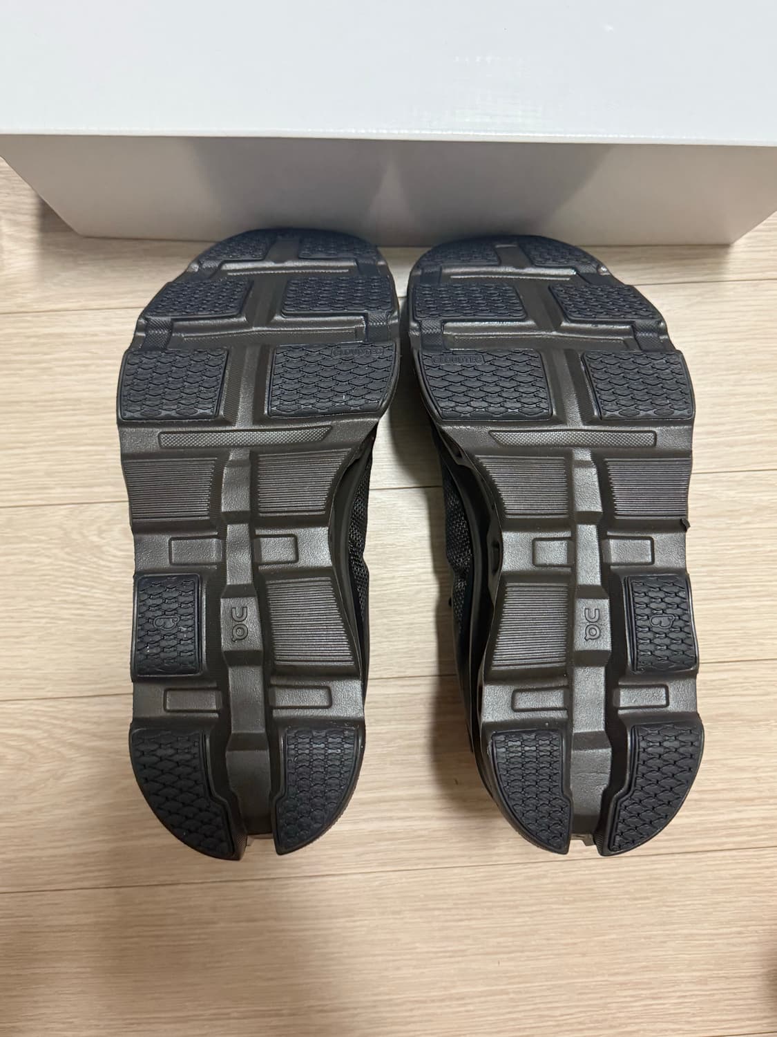 새상품 온러닝 포스트 아카이브 팩션 (파프) 클라우드몬스터 2 쏜 브라운 상품이미지3
