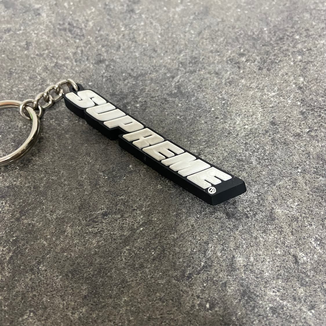 (OS) 슈프림 키체인 키홀더 키링 열쇠고리 로고 블랙 상품이미지2