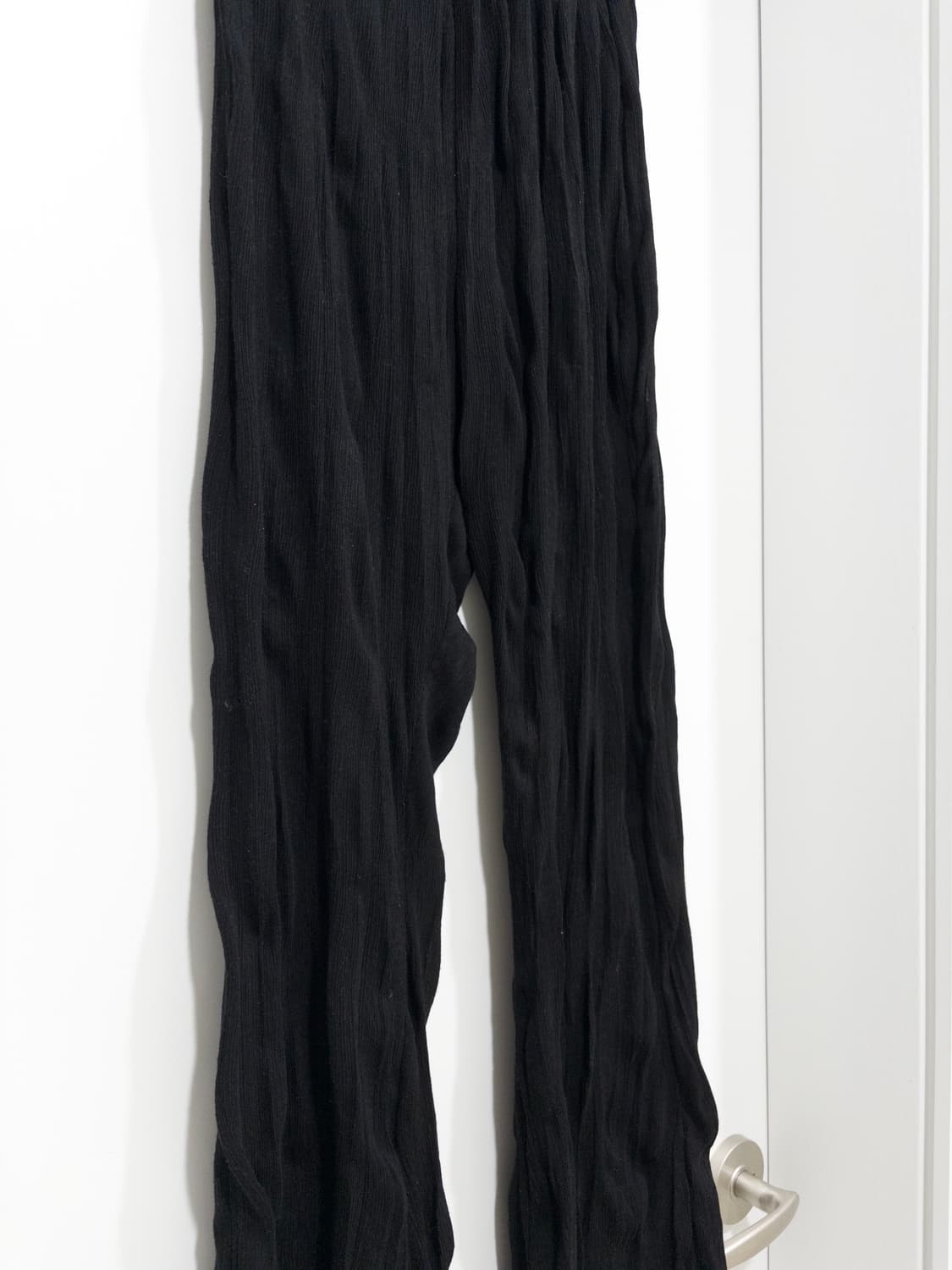 에프터먼데이 크리즈 세미 부츠컷 팬츠 / 블랙 상품이미지1