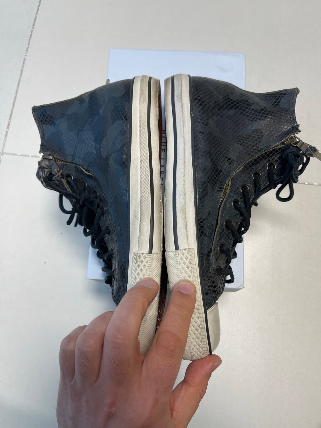 존 바바토스 x 컨버스 더블 집업 파이톤 패턴 스니커즈270 상품이미지4