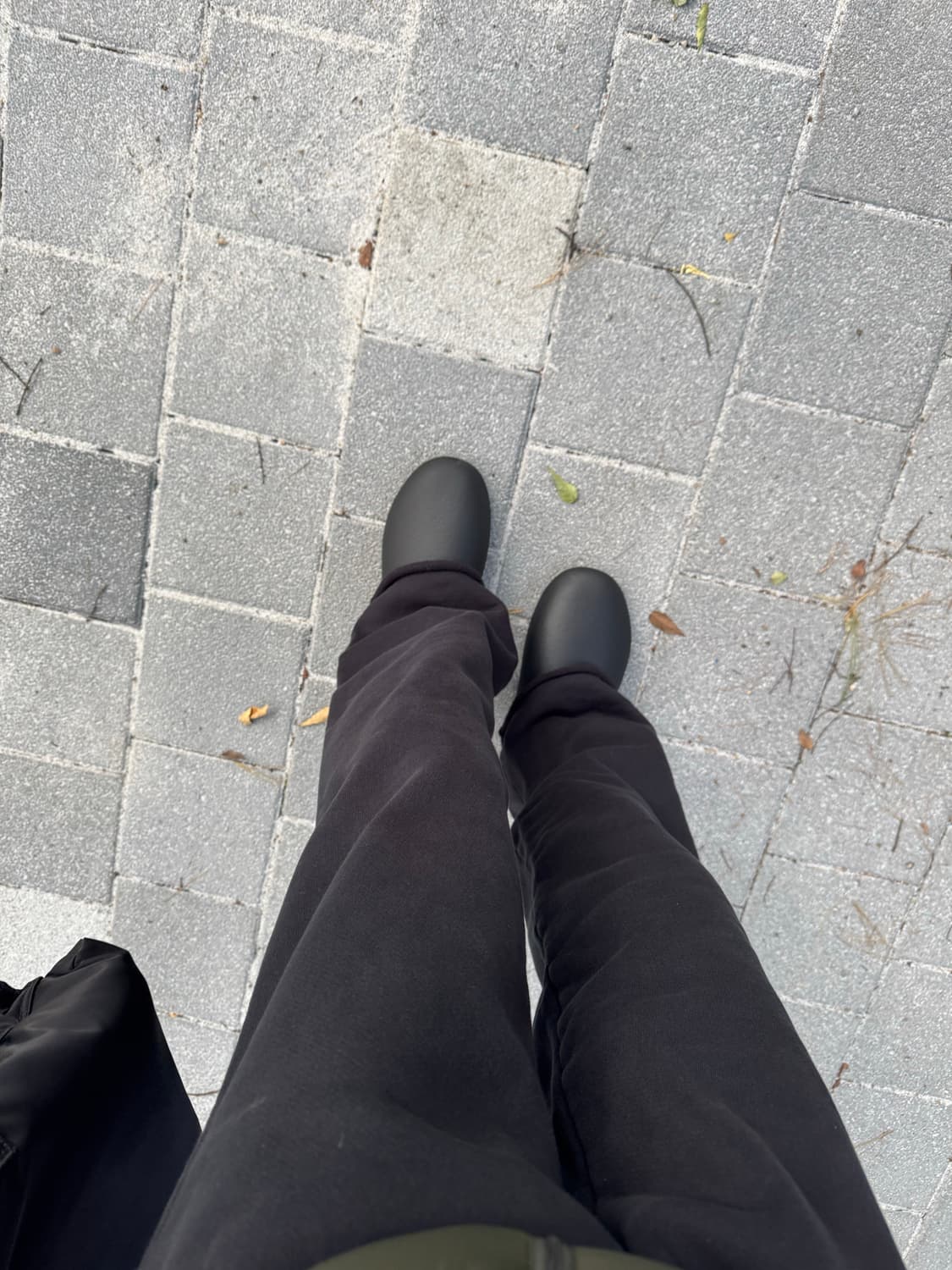 YEEZY SL-01 Size 11 Black 상품이미지6