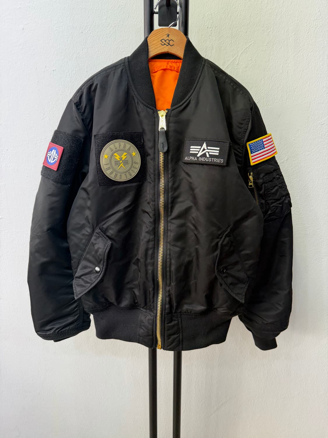 정품) 알파인더스트리 MA-1 블랙 패치 봄버 자켓 S 상품이미지1