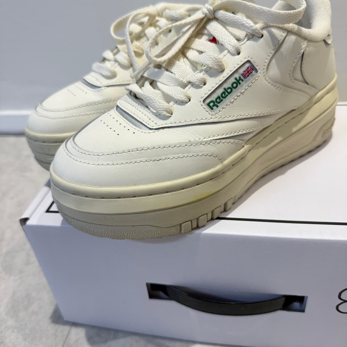 리복 클럽 C 엑스트라 크림컬러 스니커즈 235사이즈 상품이미지2