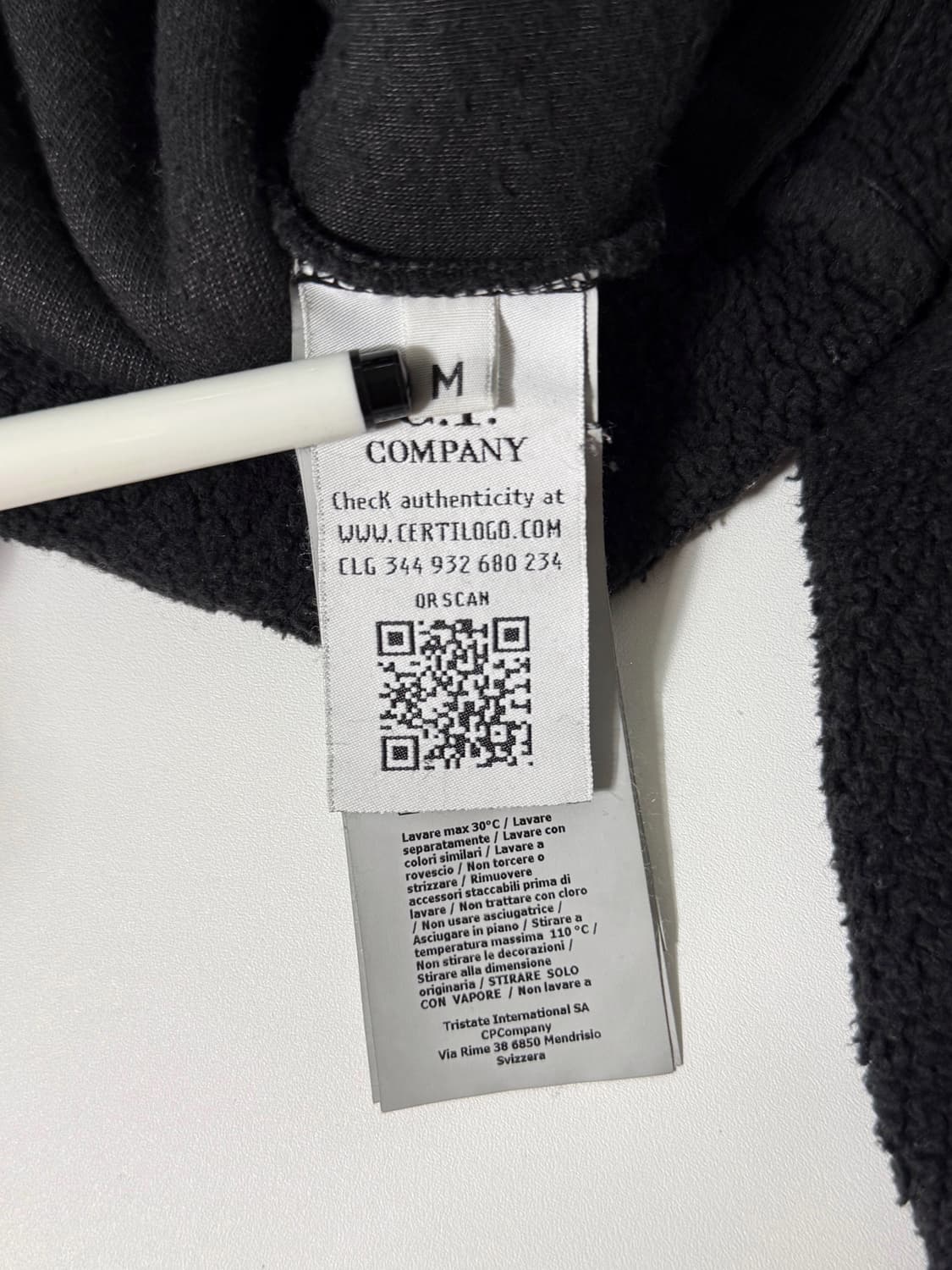 CP컴퍼니 루즈핏 렌즈와펜 블랙 폴라 플리스 맨투맨 상품이미지6