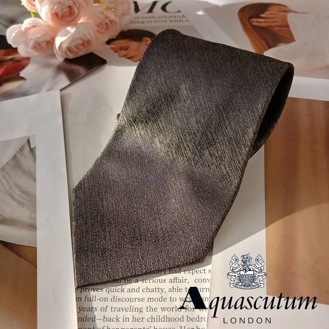 아쿠아스큐텀 실크 다크 골드 넥타이 9.5cm A+등급 A19500
 상품이미지2