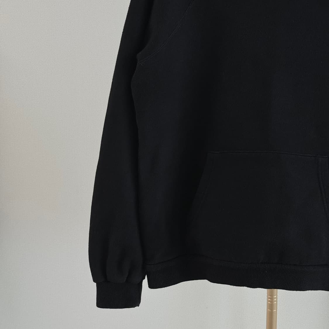 셀린느 백로고 후드 블랙 여성
L 사이즈 
드라이 완료 
새상품급 
 상품이미지5