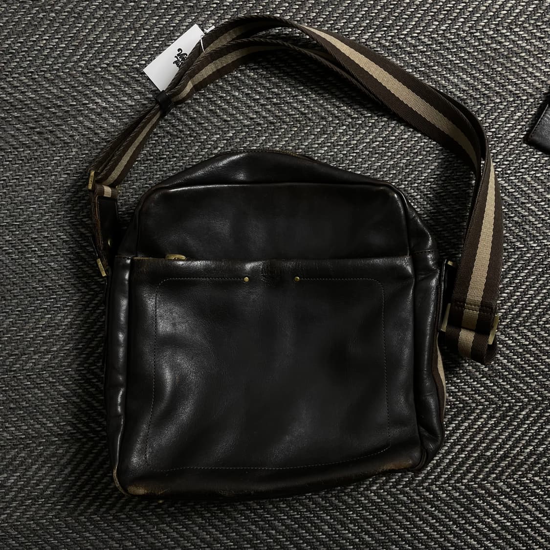 MCM 빈티지 레더 크로스백 y 4238 상품이미지5