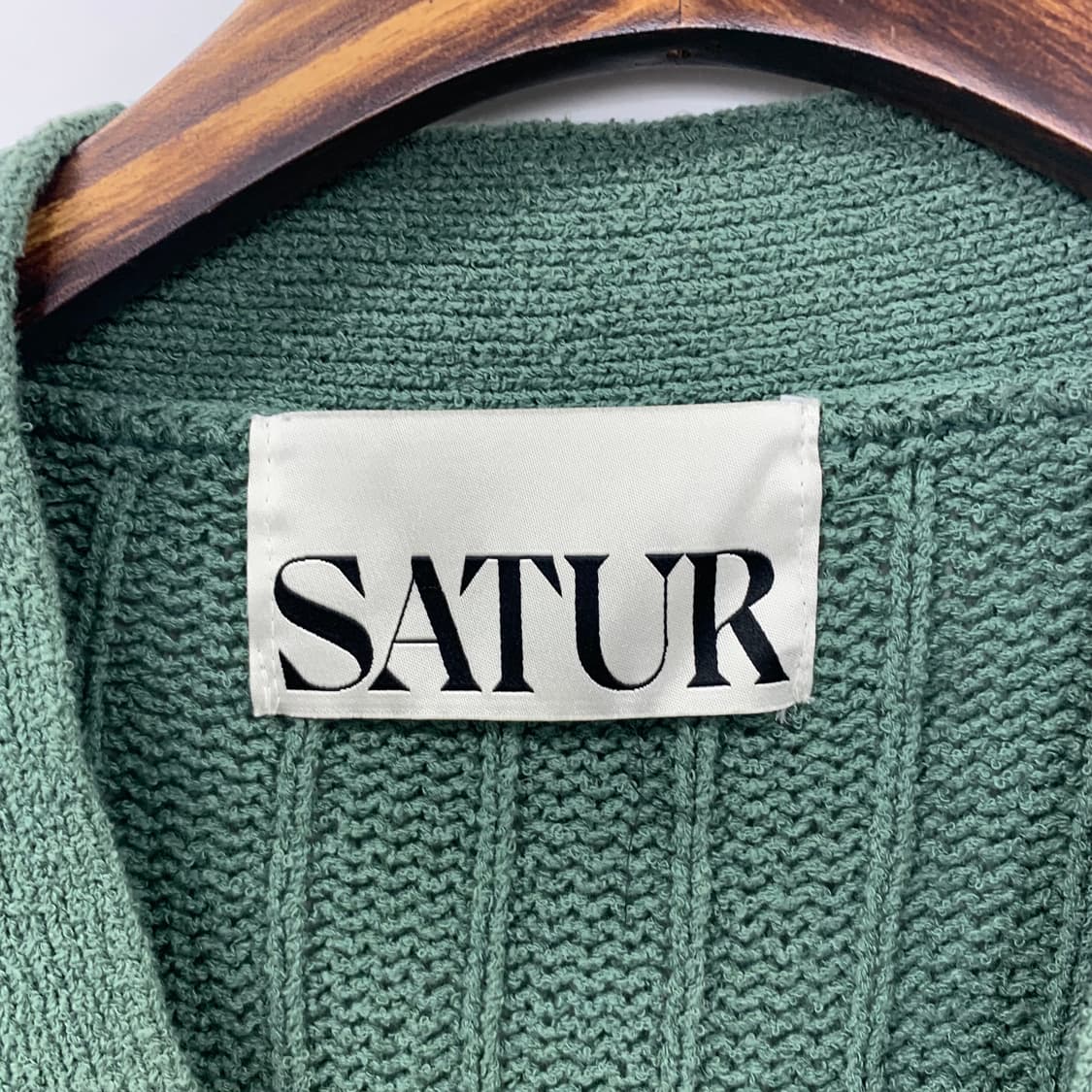 세터 자수로고 그린 니트 버튼 가디건 상품이미지7