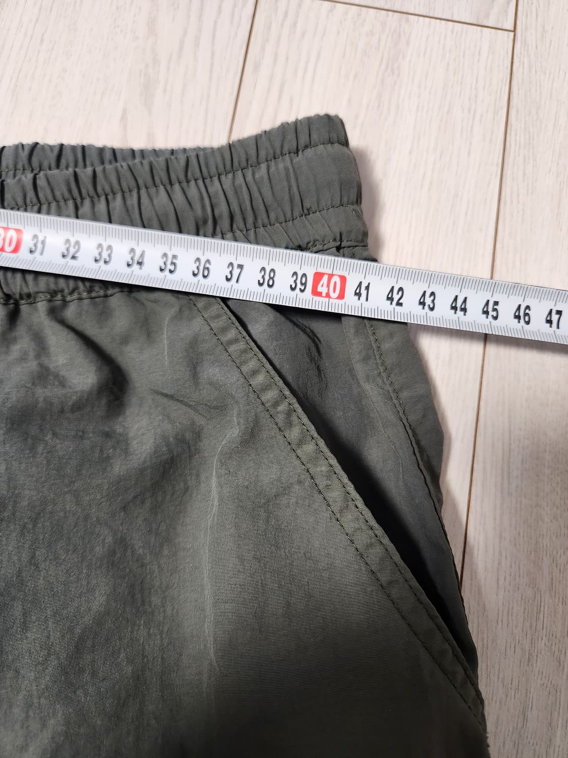 스케쳐스 퍼포먼스 카키색 밴딩 반바지 사이즈32 L

약간의 사용감 외에 상품이미지2