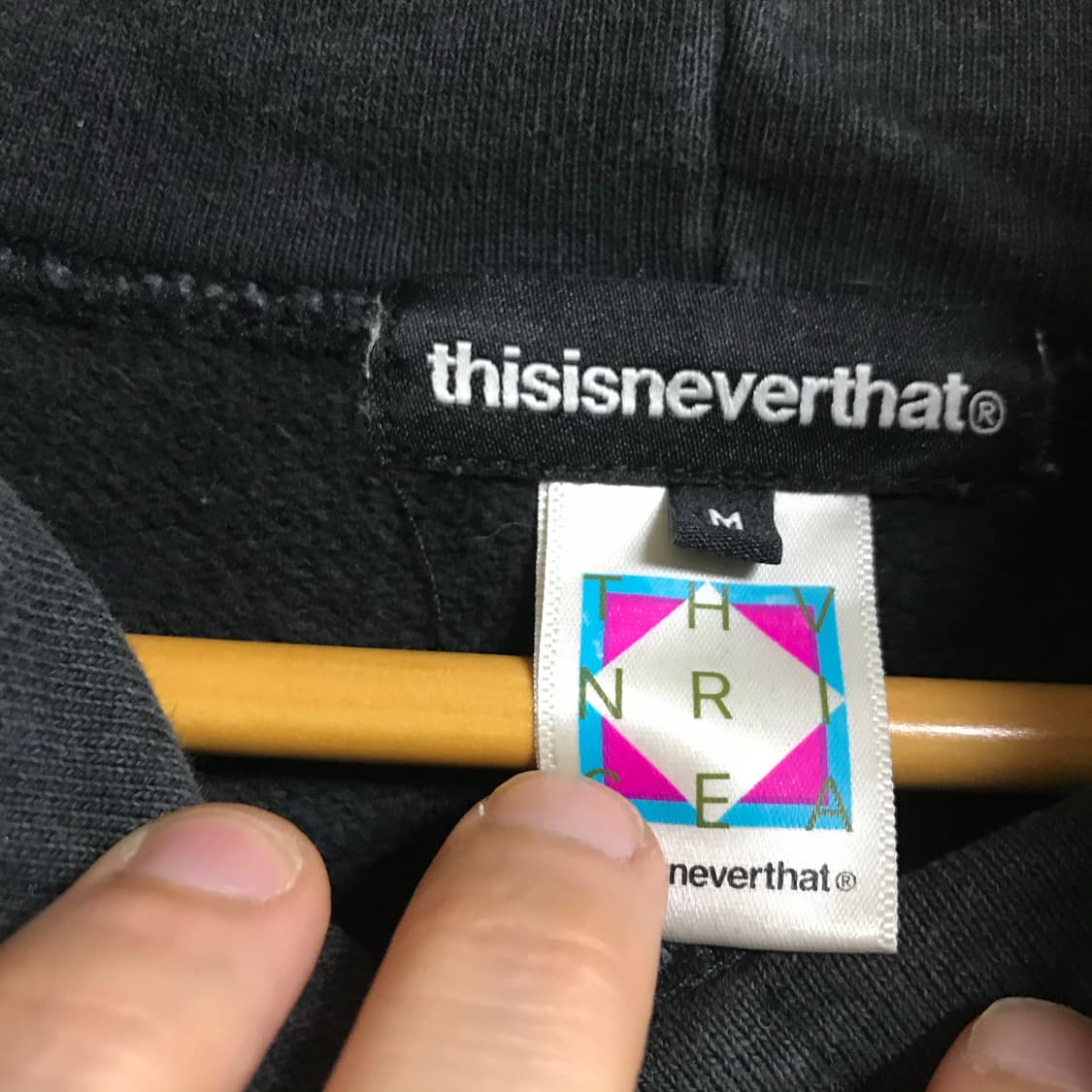 디스이즈네버댓 사이드라인 후드티 상품이미지3