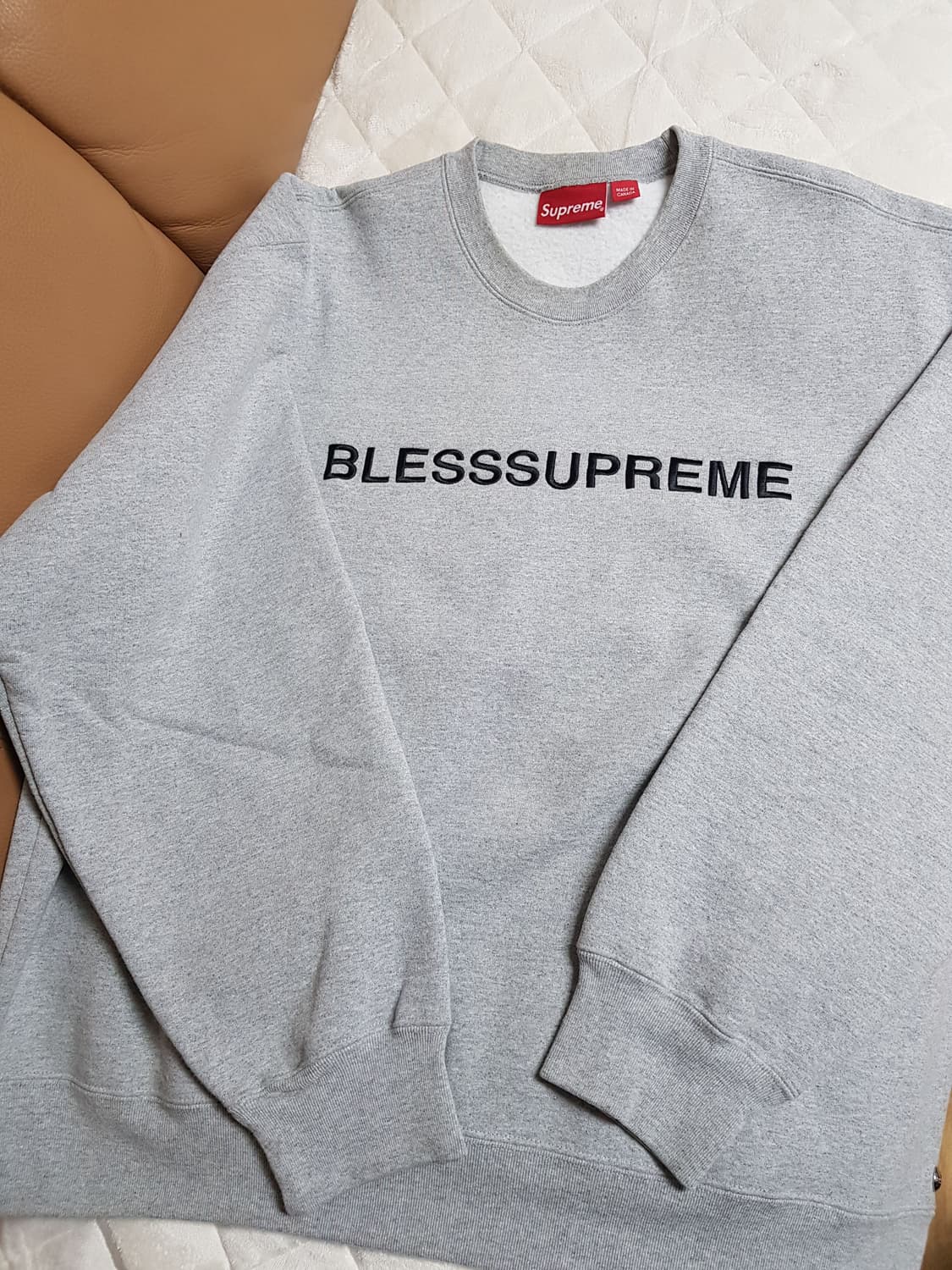 슈프림 블레스 맨투맨 티셔츠 그레이 23FW 상품이미지1